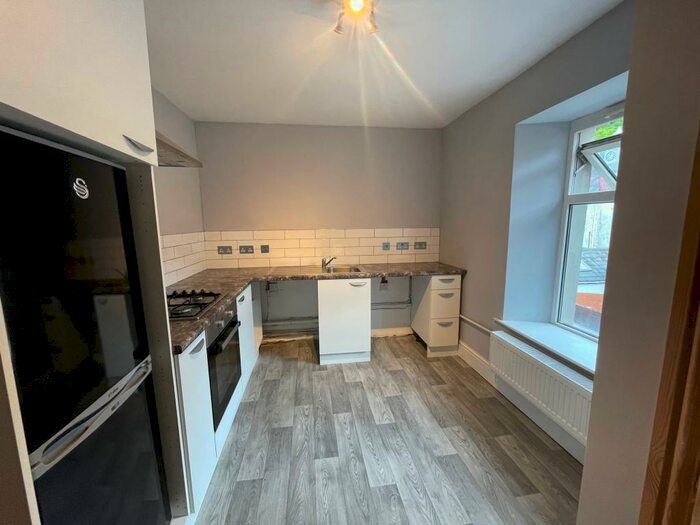 4 Bedroom Flat To Rent In Ritson Street, Neath, SA11