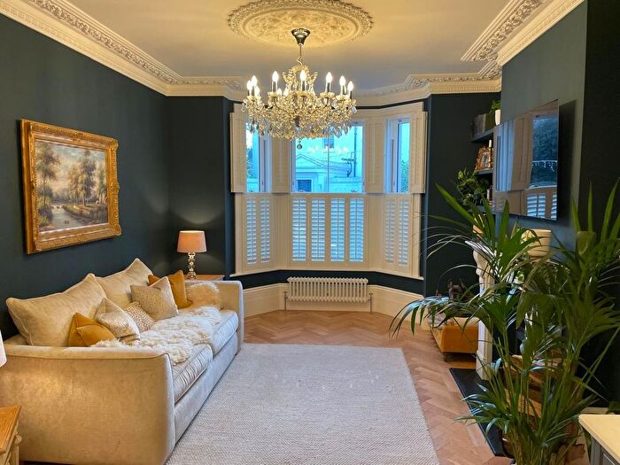 3 Bedroom Flat For Sale In High Street, Bexhill-On-Sea, TN40