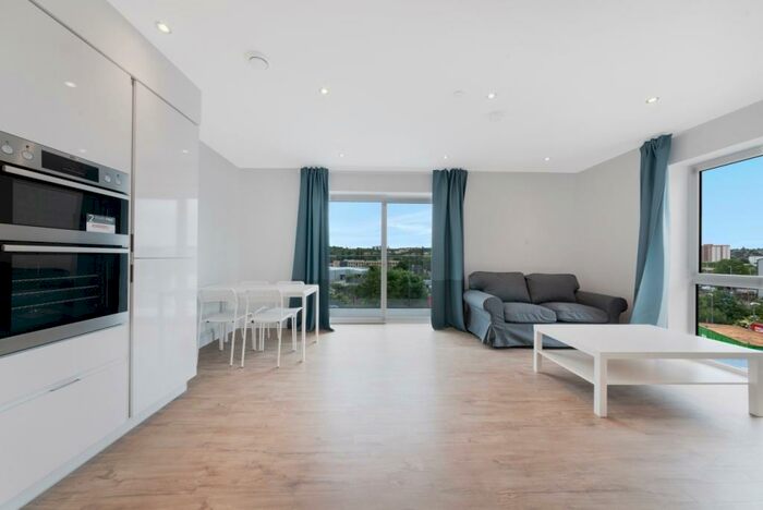 2 Bedroom Apartment To Rent In Griffin Court, Saxon Square, Luton, LU2