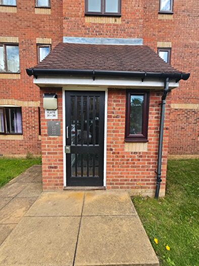 2 Bedroom Flat To Rent In Cherry Blossom, London, N13