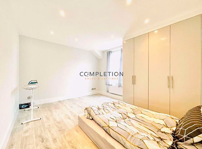 Studio To Rent In Harrowby Street, London, W1H