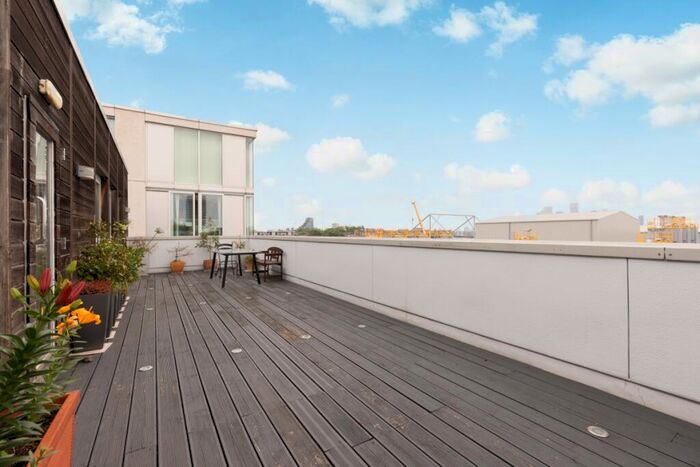 2 Bedroom Flat To Rent In Axis Court, London, SE16