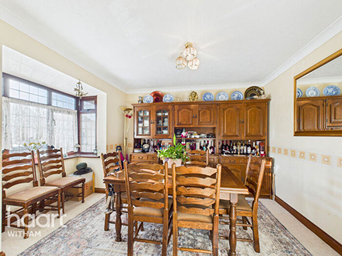 5 Bedroom Detached House For Sale In Playle Chase, Great Totham, CM9