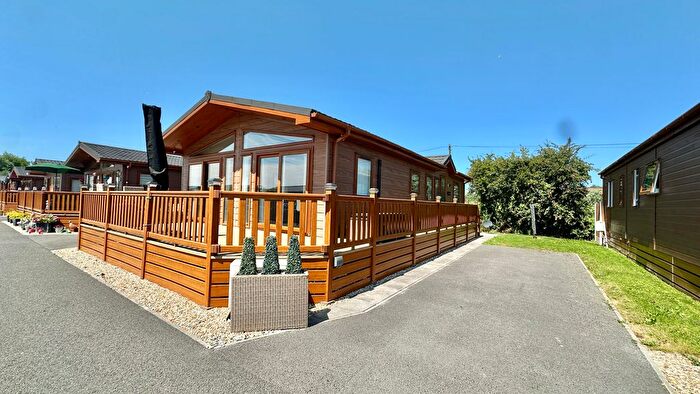 2 Bedroom Mobile/park Home For Sale In Bridgwater Road, Bleadon, Weston-Super-Mare, BS24