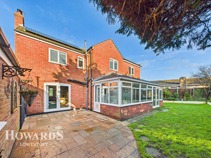 4 Bedroom Detached House For Sale In Bethel Drive, Kessingland, NR33