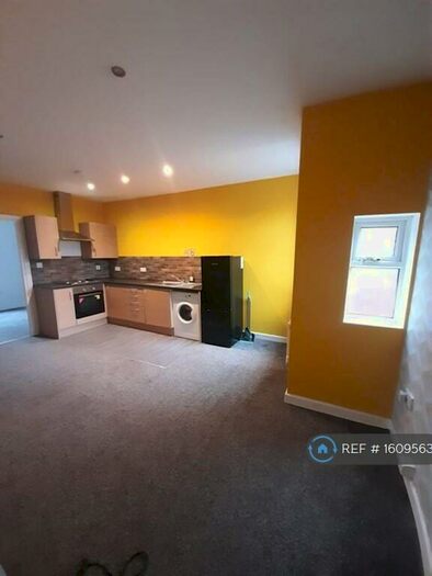 2 Bedroom Flat To Rent In Taylors Road, Stretford, Manchester, M32