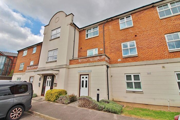 2 Bedroom Flat For Sale In Cotton Road, Portsmouth, PO3