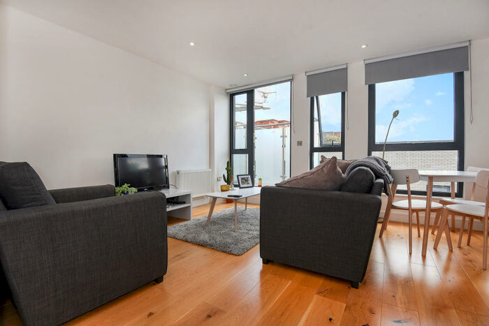 2 Bedroom Flat To Rent In Alpha House, Tyssen St, E8