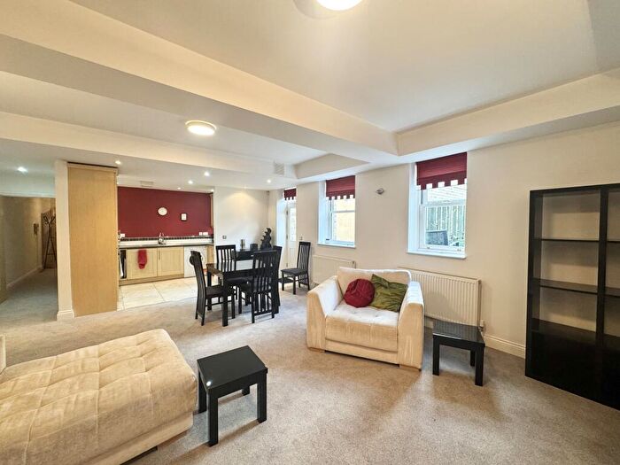 2 Bedroom Flat To Rent In Ranmoor Park Road, S10