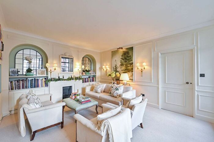 1 Bedroom Flat For Sale In Chelsea Manor Street, Chelsea, London, SW3