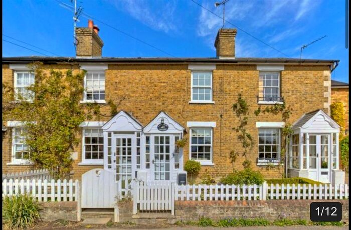 2 Bedroom Cottage To Rent In Common Lane, Letchmore Heath, WD25