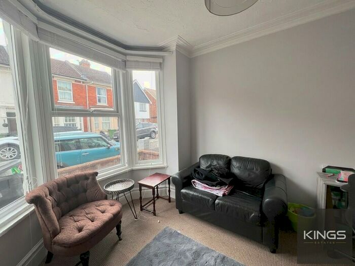 3 Bedroom Terraced House To Rent In Pretoria Road, Southsea, PO4