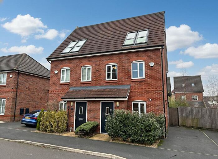 3 Bedroom Semi-Detached House For Sale In Feather Stitch Road, Worsley, M28