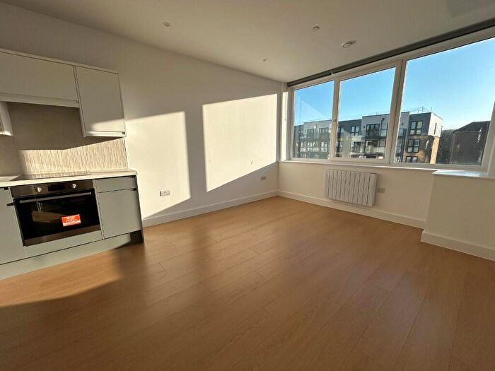 2 Bedroom Flat To Rent In Upperton Road, Eastbourne, East Sussex, BN21