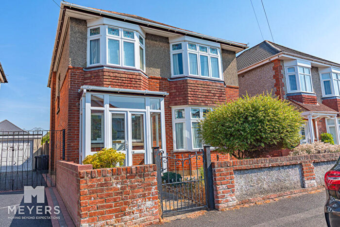 4 Bedroom Detached House For Sale In Mortimer Road, Bournemouth, BH8