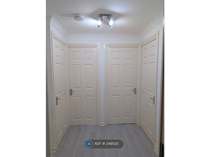 2 Bedroom Flat To Rent In Chandlers Drive, Erith, DA8