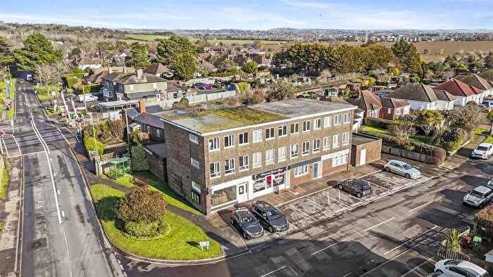 3 Bedroom Maisonette For Sale In Elm Park, Ferring, Worthing, BN12