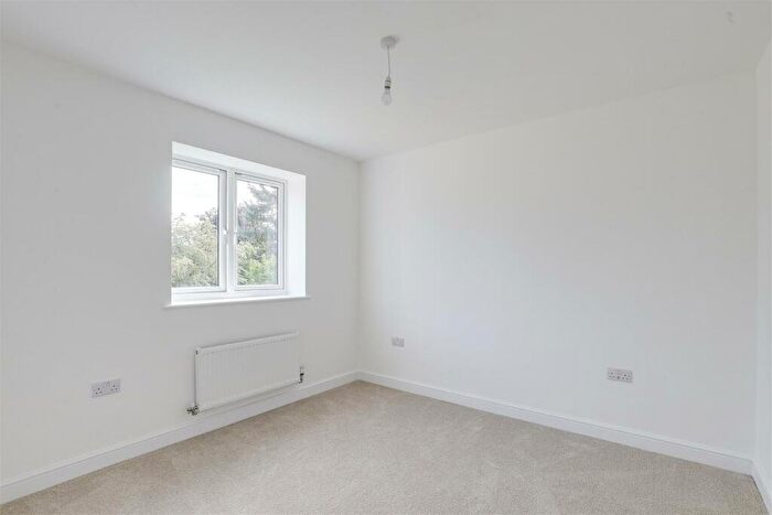 4 Bedroom Detached House For Sale In Meadow Croft Gardens, Hucknall, Nottinghamshire, NG15