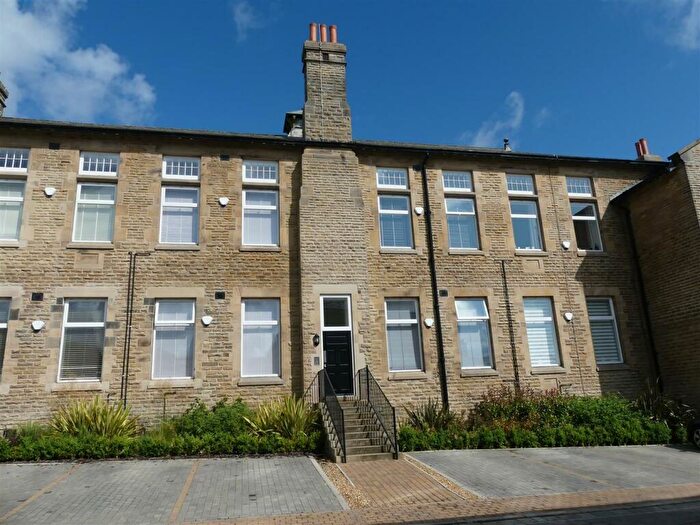 1 Bedroom Apartment To Rent In Arkendale Court, Menston, LS29