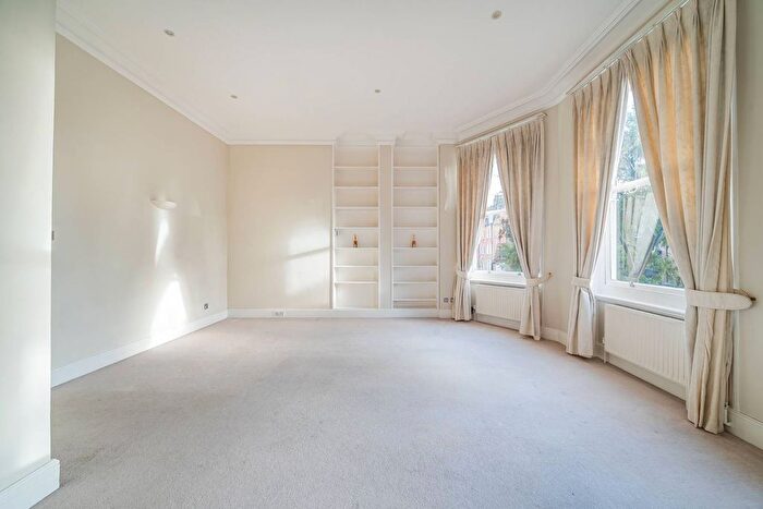 2 Bedroom Flat To Rent In Ormonde Gate, Chelsea, London, SW3