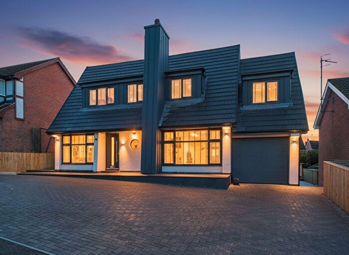 4 Bedroom Detached House For Sale In Clumber Avenue, Mapperley, Nottingham, NG3