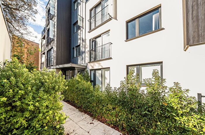 2 Bedroom Property For Sale In Lime Walk, Headington, Oxford, OX3