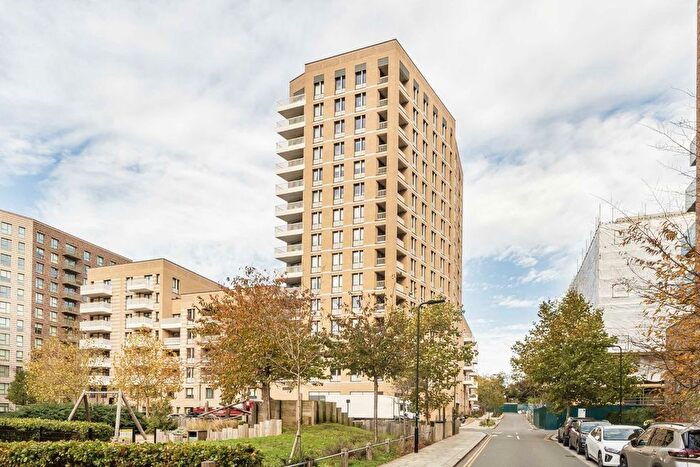 2 Bedroom Flat To Rent In Hanbury Road, Acton, W3