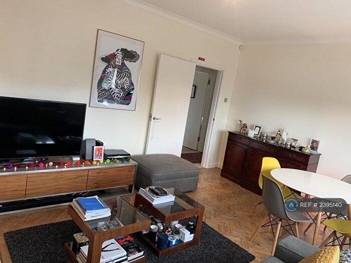 2 Bedroom Flat To Rent In St. Pauls Avenue, London, NW2
