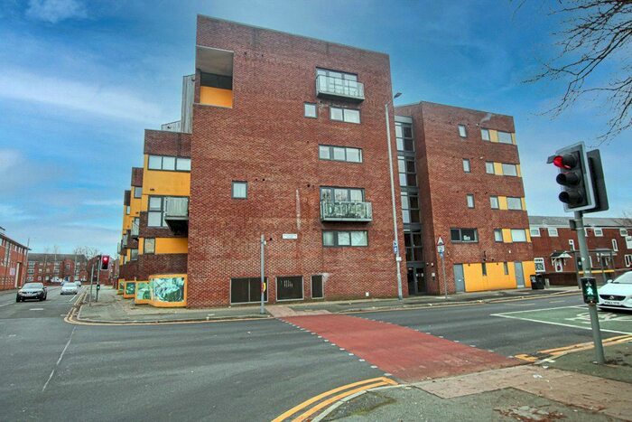 2 Bedroom Flat To Rent In Little Alex, Alexandra Road, Manchester, M16