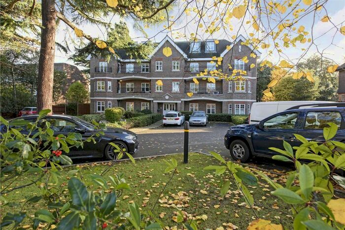 2 Bedroom Flat To Rent In Roosevelt Court, A Augustus Road, Southfield, SW19