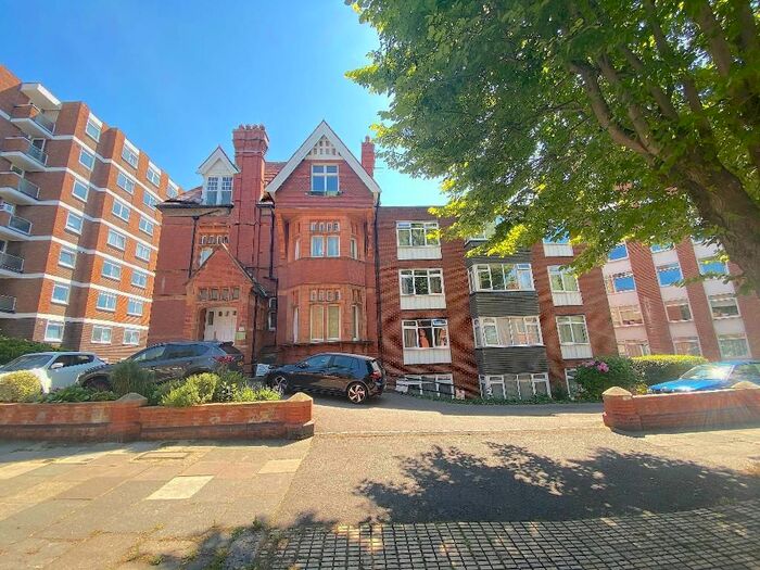 2 Bedroom Flat To Rent In The Drive, Hove, East Sussex, BN3