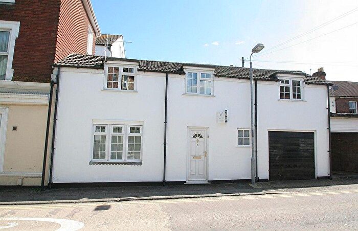2 Bedroom Terraced House To Rent In Dews Road, Salisbury, SP2