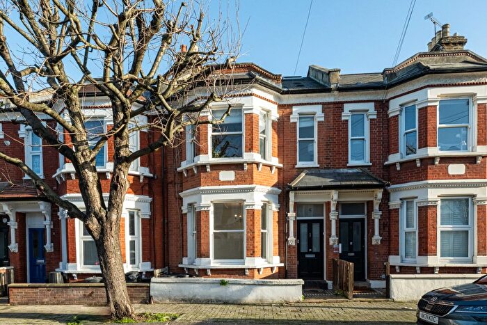 1 Bedroom Terraced House To Rent In Knoll Road, Wandsworth, London, SW18