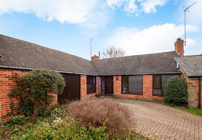 2 Bedroom Barn Conversion For Sale In Rectory Lane, Lower Brailes, Banbury, OX15