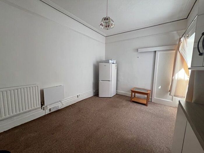 Studio To Rent In Avenue Road, Torquay, TQ2