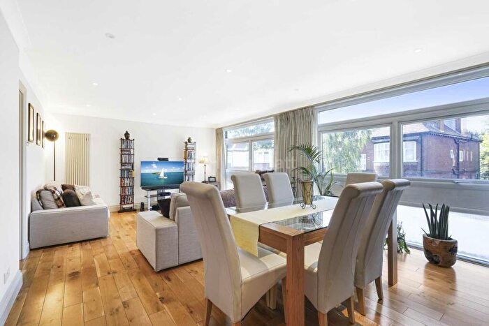 2 Bedroom Apartment To Rent In Haverstock Hill, Belsize Park, NW3