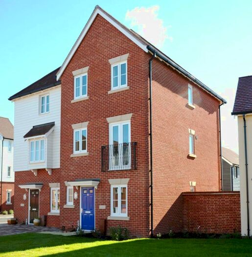 4 Bedroom Semi-Detached House To Rent In Elbridge Avenue, Bognor Regis, PO21