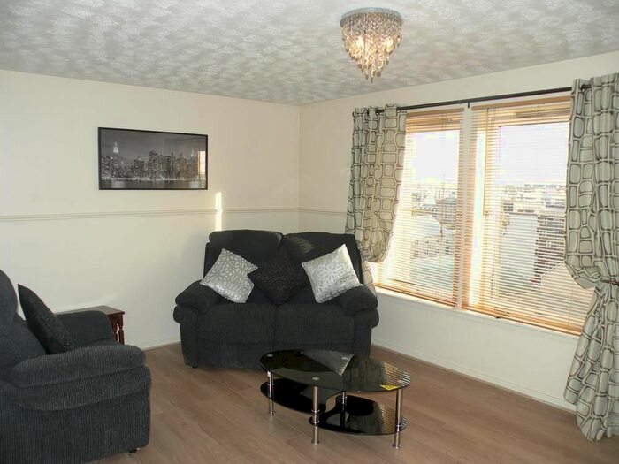 2 Bedroom Flat To Rent In Castle Terrace, Second Floor, AB11