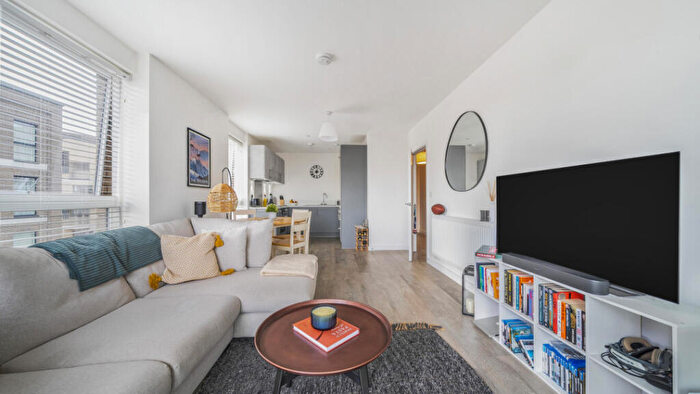 1 Bedroom Flat For Sale In Carraway Street, Reading, RG1