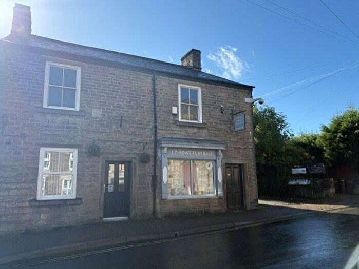 2 Bedroom Flat To Rent In Market Street, Chapel-En-Le-Frith, SK23