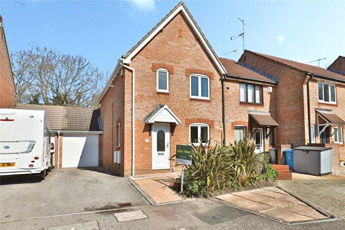 3 Bedroom End Of Terrace House For Sale In Doulton Gardens, Whitecliff, Poole, Dorset, BH14