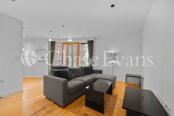 1 Bedroom Flat To Rent In Wapping Lane, Cobblestone Square, Wapping, London, E1W
