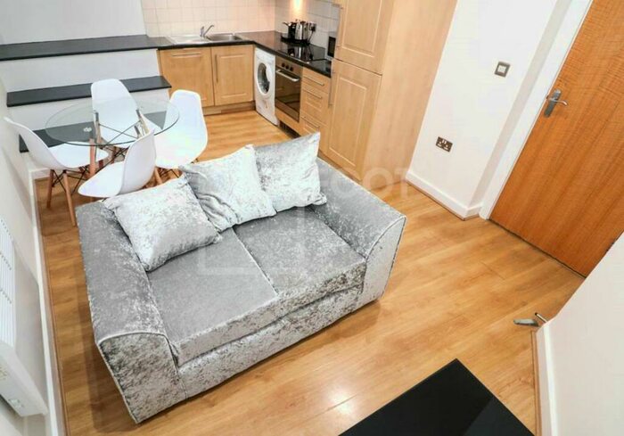 1 Bedroom Apartment To Rent In Colonial Building, Sunbridge Road, Bradford, BD1
