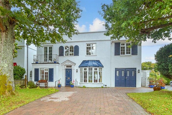 3 Bedroom Detached House For Sale In Blunts Wood Road, Haywards Heath, West Sussex, RH16