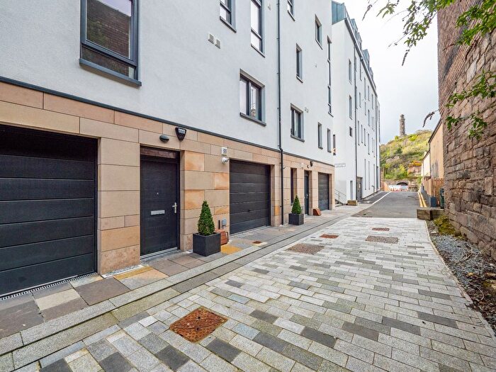 3 Bedroom Terraced House To Rent In Shoemakers Close, Edinburgh, EH8