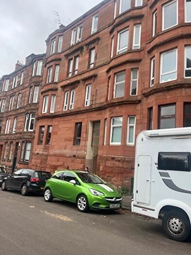 2 Bedroom Flat To Rent In Laurel Place, G11
