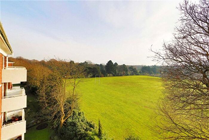 2 Bedroom Flat For Sale In Courtlands, Sheen Road, Richmond, TW10