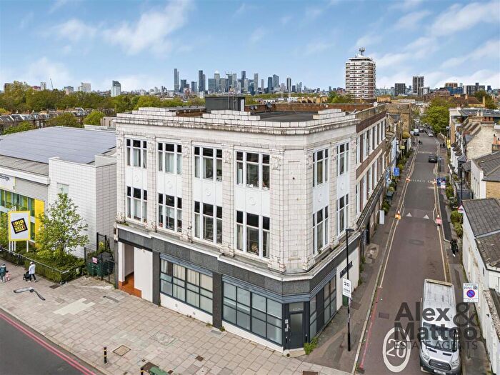 1 Bedroom Flat For Sale In Lewisham Way, New Cross, SE14