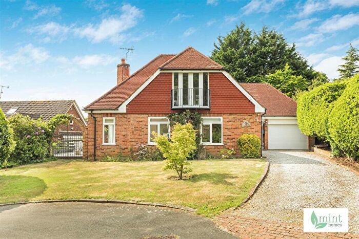 5 Bedroom Detached House For Sale In Kevan Drive, Send, GU23