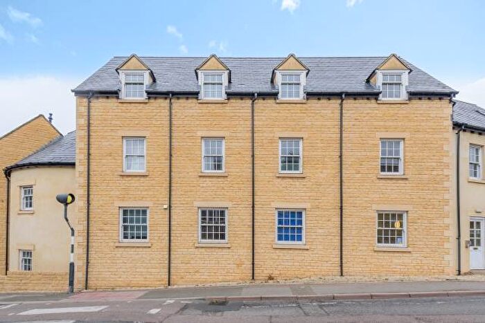 2 Bedroom Apartment For Sale In Albion Street, Chipping Norton, OX7